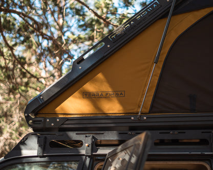 The Minimalist - Aluminum Clamshell Roof Top Tent