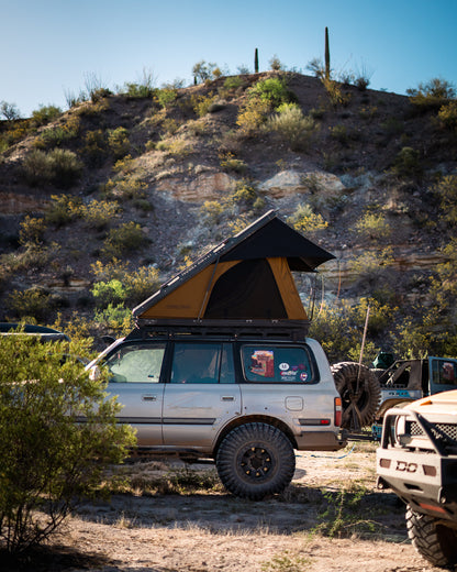 The Minimalist - Aluminum Clamshell Roof Top Tent