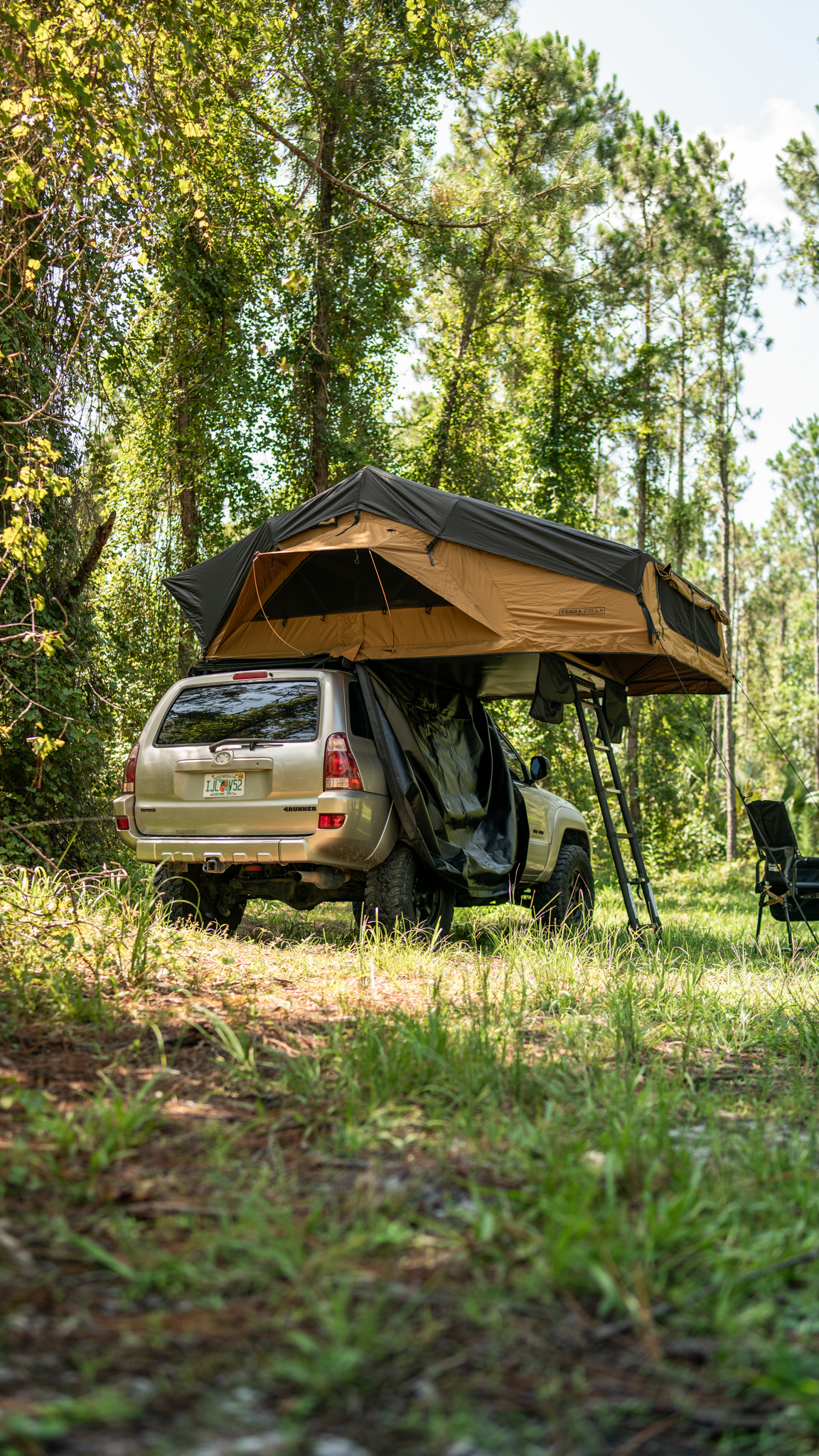 The Summit Quad - 4 Person Soft Shell Roof Top Tent